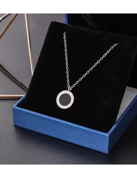 Двусторонняя цепочка с круглым кулоном и эмалью J10102CJJ