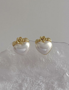 Серьги-пусеты «Жемчужное сердце с розой» Z31765