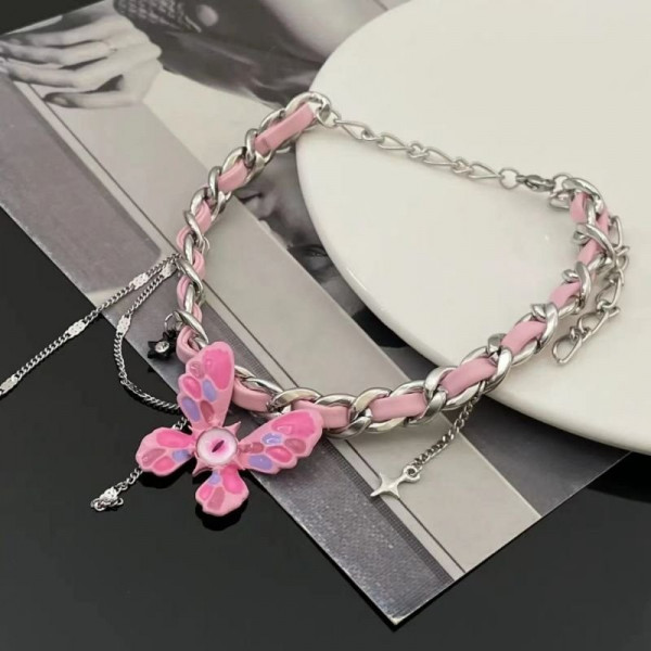 Фантазийный чокер с розовой бабочкой и якорными цепочками CJD68613