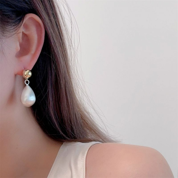 Минималистичные серьги пусеты с маленькими жемчужными каплями CJL14706