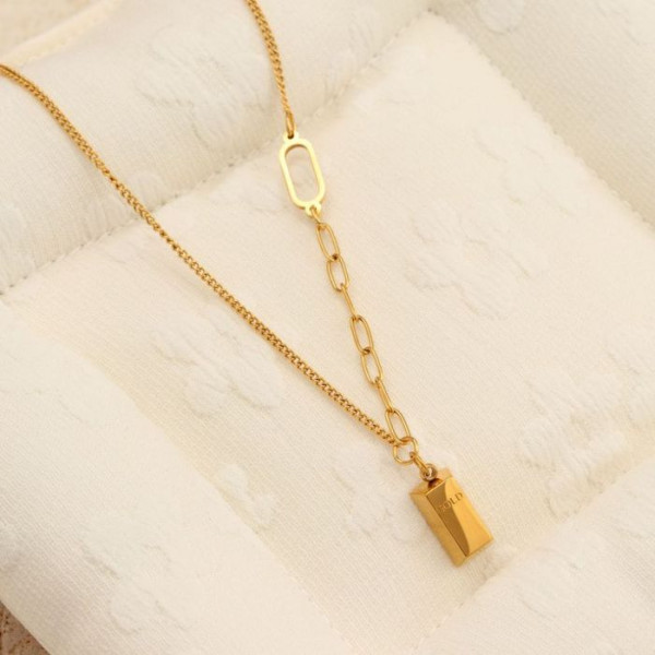 Золотистая цепочка с прямоугольной планкой CJM85080