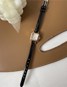 Женские часы L17371