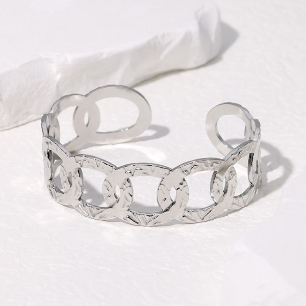 Браслет жесткий массивный с имитацией крупных звеньев CJN40419