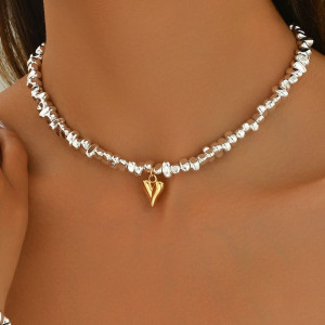 Очаровательный Чокер с золотистым кулоном в форме сердца 1J11844CJJ