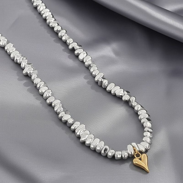 Очаровательный Чокер с золотистым кулоном в форме сердца 1J11844CJJ