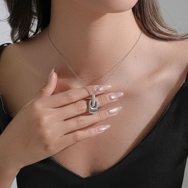 Золотистая цепочка с геометрическим кристаллом CJL26363