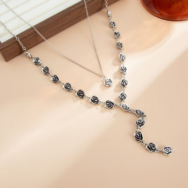 Колье-галстук с серыми камнями и серебристыми цепями CJT03683