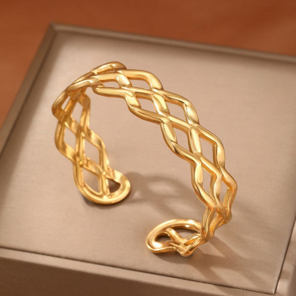 Браслет жесткий ажурный с сетчатым плетением CJM03955