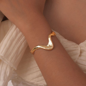 Жесткий браслет CJH35052