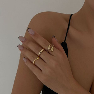 Комплект золотистых колец волнообразной и каплевидной формы CJL61271