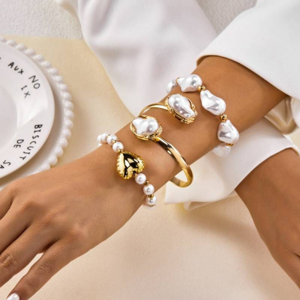 Комплект жестких браслетов с барочным жемчугом CJT06807