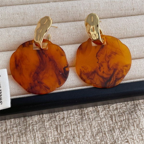 Элегантные серьги-пусеты с эффектом камня CJM16430