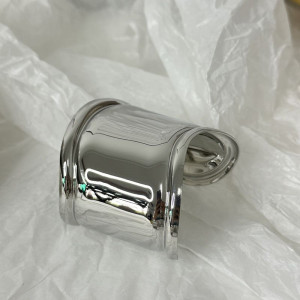 Жесткий браслет CJH90624