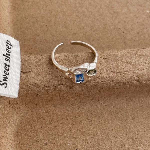 Классическое кольцо с овальным кристаллом и дорожкой CJL47369