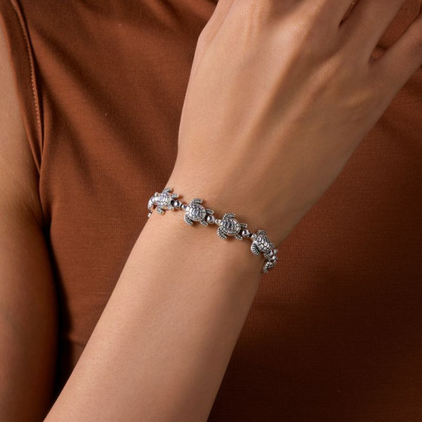 Браслет из синих бусин с ракушкой CJT11315