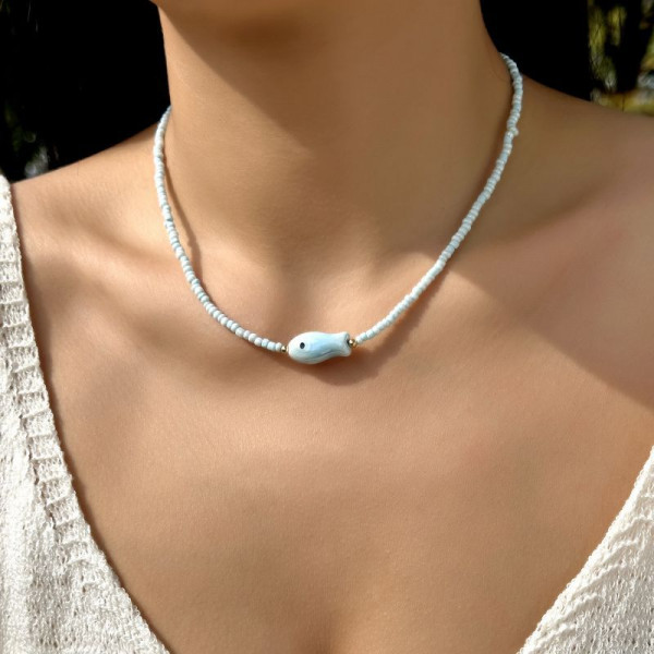 Бусы из разноцветного бисера с подвеской в форме рыбки CJT06892