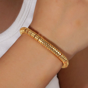 Браслет жесткий с рельефным плетением CJH69741