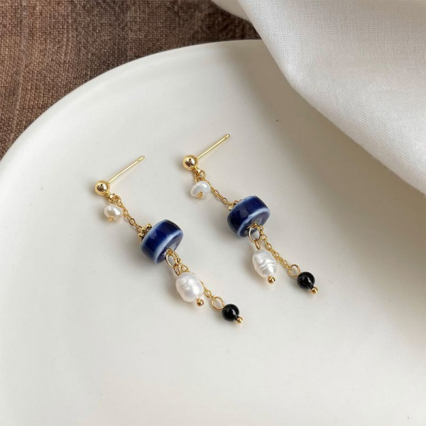 Серьги-подвески с керамическими вставками и жемчугом CJQ17184