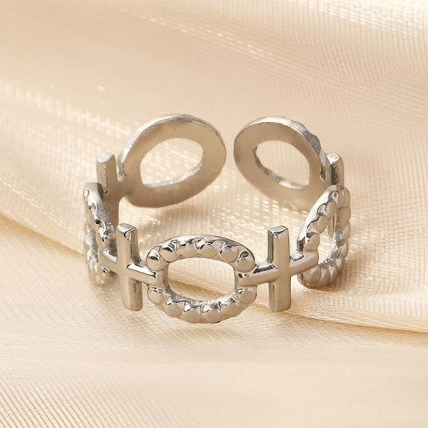 Ажурное кольцо с геометрическими символами и фианитами R61673MSK