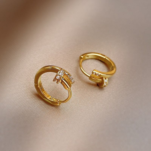 Серьги-кольца с декоративными гвоздями CJL27548