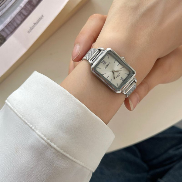 Женские часы CJT21803