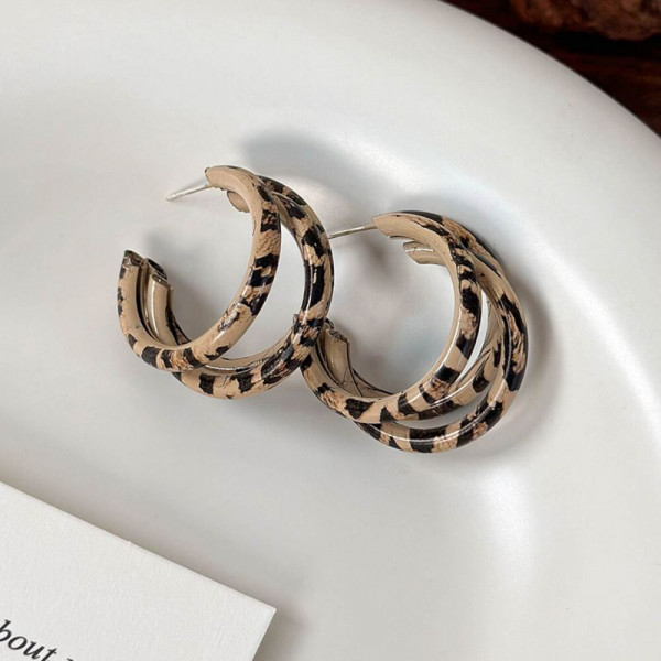 Объемные серьги-конго с пятнистым узором CJH66248