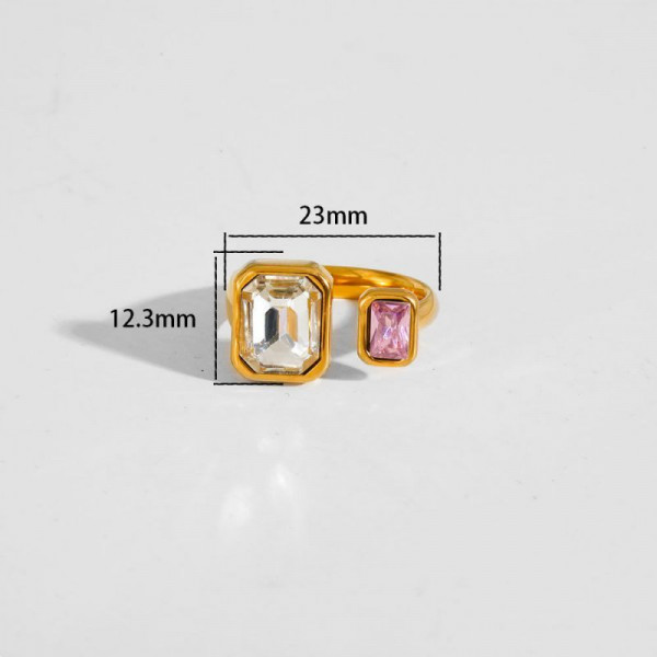 Стальное кольцо с крупным квадратным кристаллом CJP82146