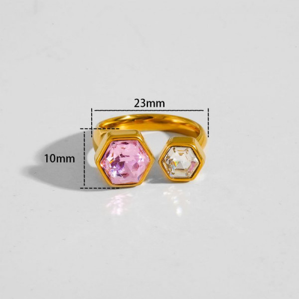 Стальное кольцо с крупным квадратным кристаллом CJP82146