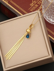 Цепочка с подвеской в форме кисточки из тонких цепочек и синим камнем U97778