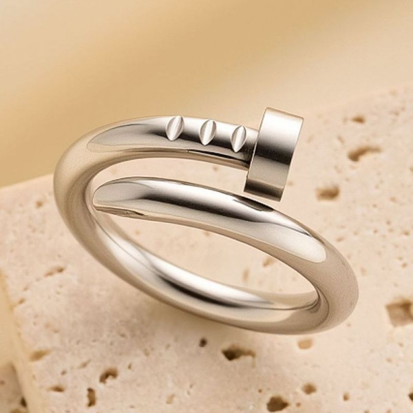 Серебристое кольцо в форме изогнутого гвоздя 1J12059CJJ