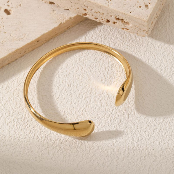 Браслет жесткий разомкнутый с наконечниками-каплями CJL81925