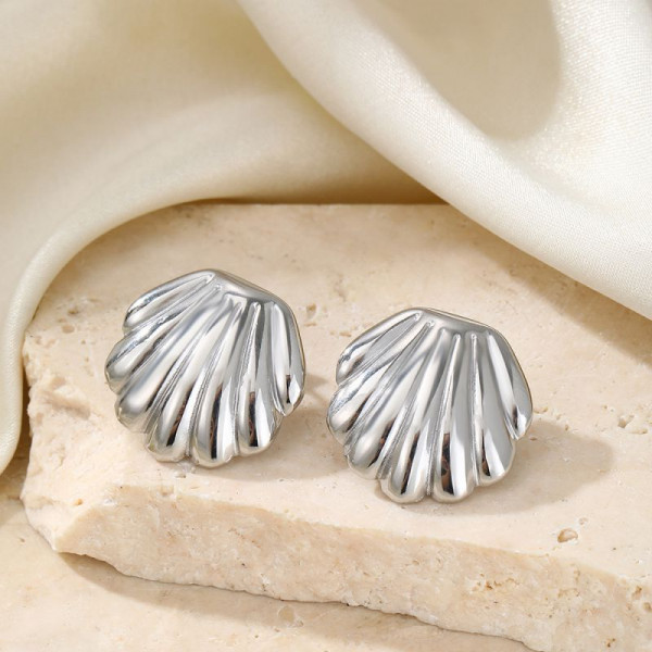 Серьги-пусеты Ракушки рельефные серебристые CJL77539