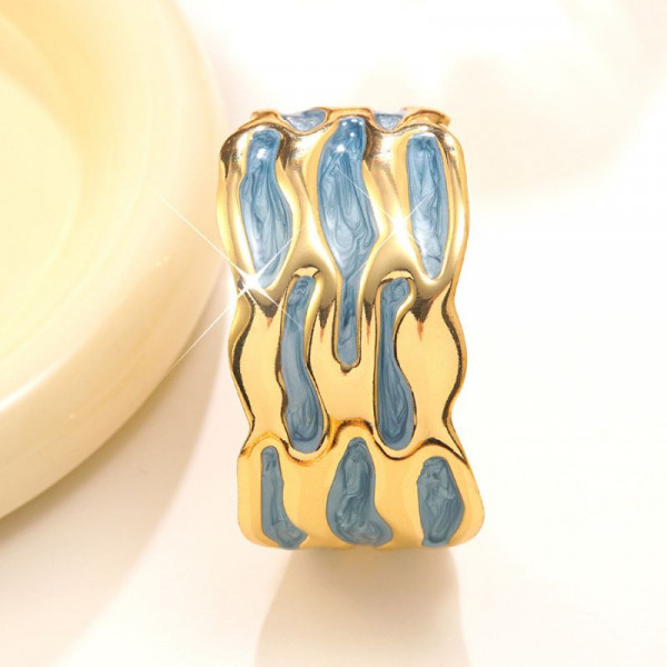 Браслет жесткий с эмалевым узором в виде волн CJR55837