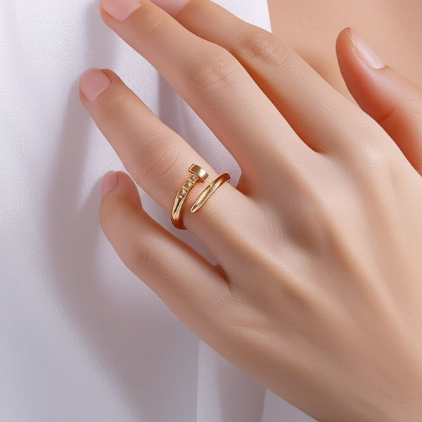 Золотистое кольцо в форме закрученного гвоздя 1J12060CJJ