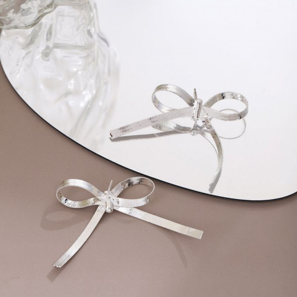 Минималистичные серьги-пусеты Тонкие серебристые банты CJG32997