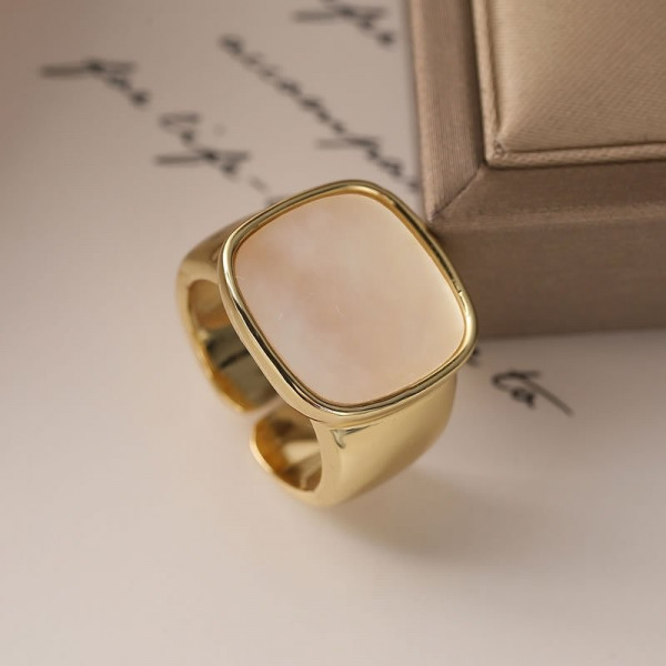 Массивное кольцо с квадратной вставкой под опал N78318