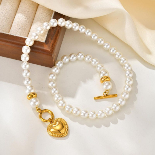 Жемчужное колье с золотистым сердцем CJP43495