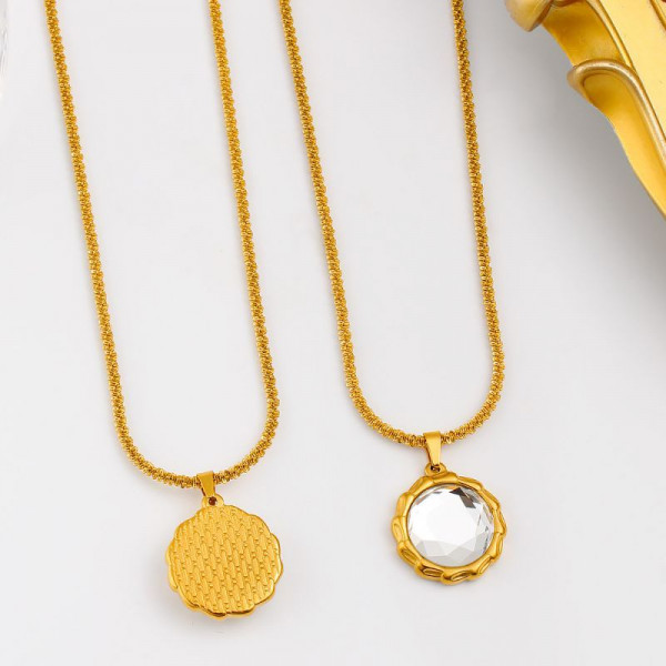 Золотистая тонкая цепочка с круглым перламутровым кулоном CJP52774