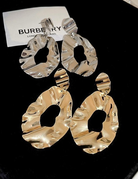 Массивные серьги-пусеты с фактурой «жатого металла» L12774