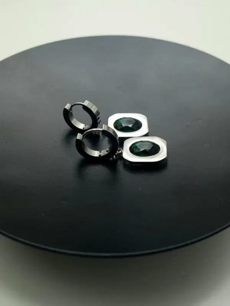 Стальные серьги-подвески с квадратными вставками под изумруд J10229CJJ