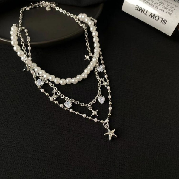 Трехслойное колье из жемчуга и цепей с подвесками-звездами J11228CJJ
