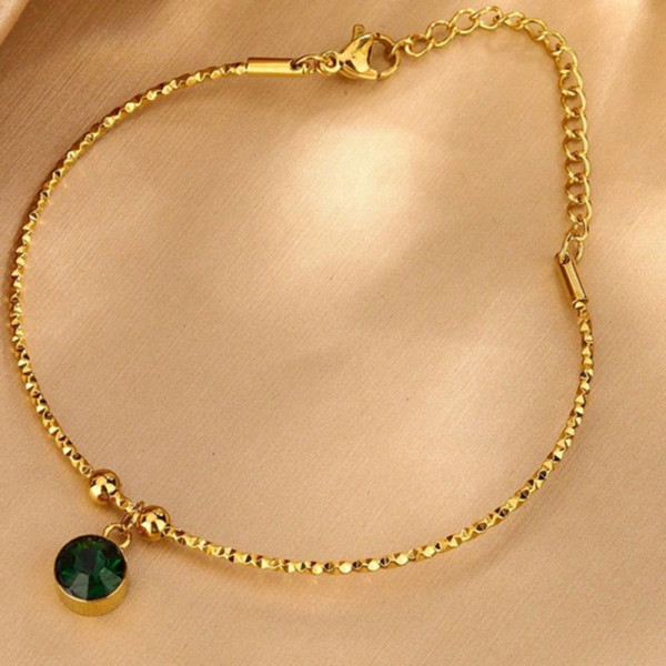 Браслет-цепочка с круглым черным медальоном CJT26541