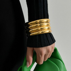 Жесткий браслет CJH91496