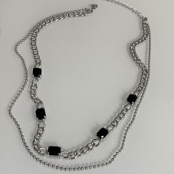 Многослойное колье с темными бусинами CJH78226