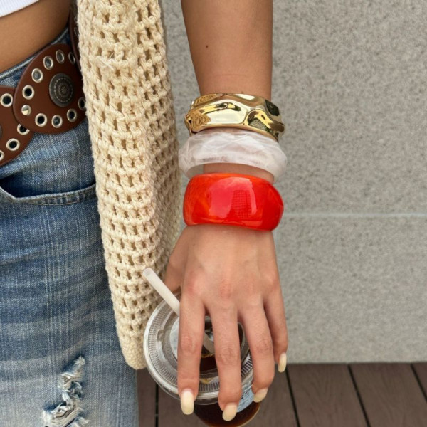 Браслет жесткий массивный из цветного глянцевого полимера CJP85436