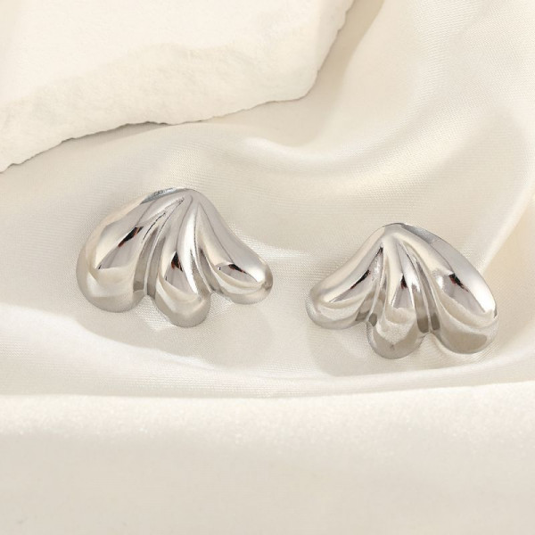 Серебристые серьги-пусеты Ракушки CJH27351