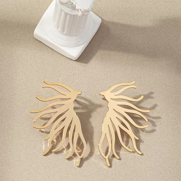 Золотистые ажурные серьги-пусеты в форме фантазийных веточек или кораллов 1DNS11099CJJ