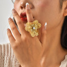 Акцентное кольцо в форме крупного ажурного цветка CJP82358