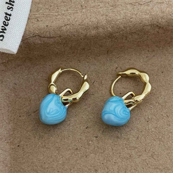 Серьги-конго с подвесками в форме голубых сердец CJL81070