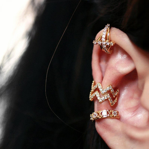 Кафф на хрящ с фианитами CJD98694